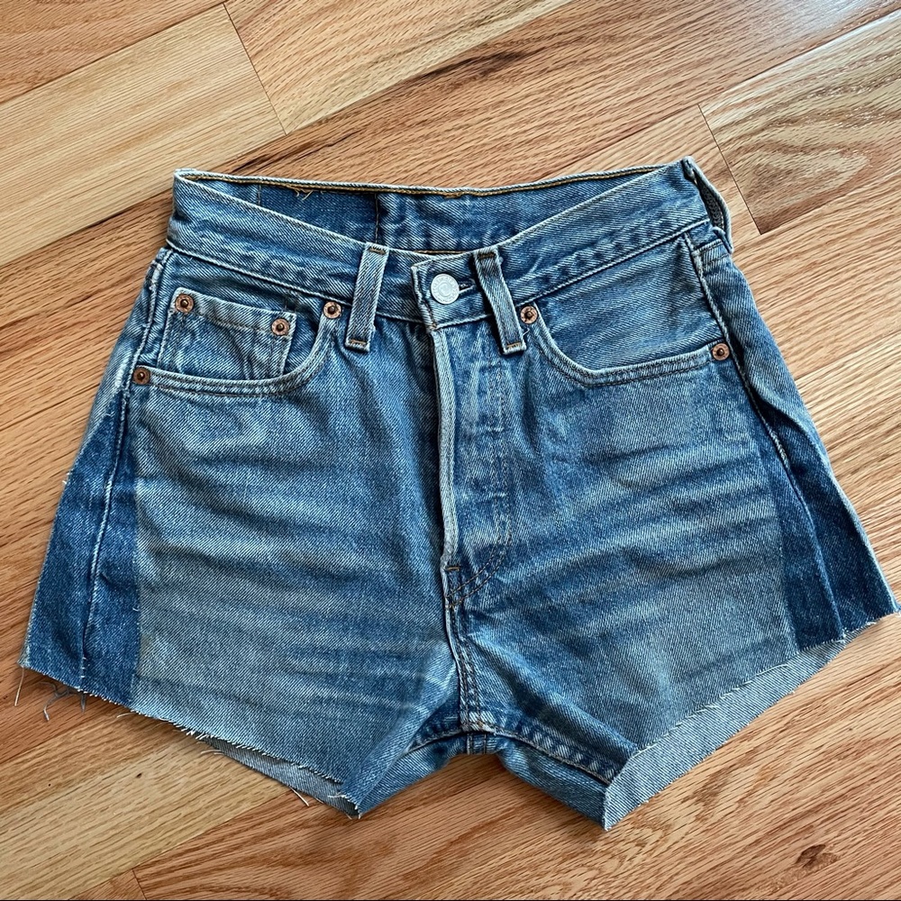 XXS Vintage Levi’s 501 cutoff shorts